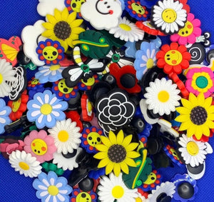 15 pc Flower Charm Bundle
